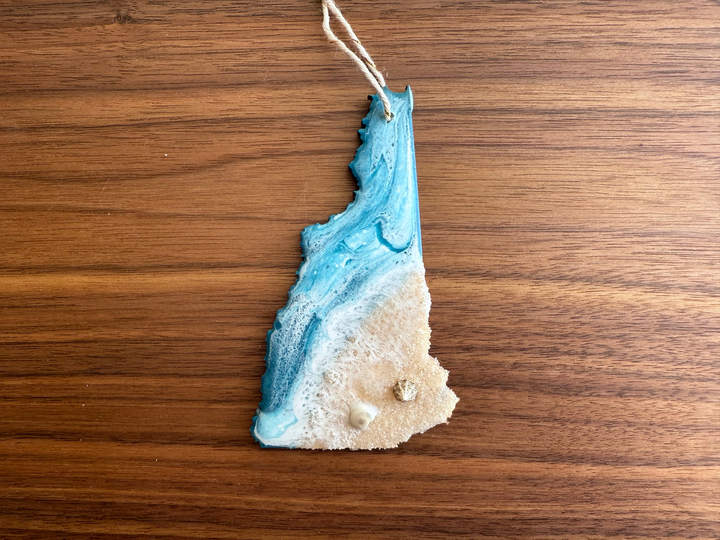 New Hampshire Ornament Handmade with Unique Coastal Details, Perfect Nautical Souvenir Gift for Beach Lovers, Elegant Home Decor for Ocean Enthusiasts, Great Gift for New Hampshire Residents and Travelers